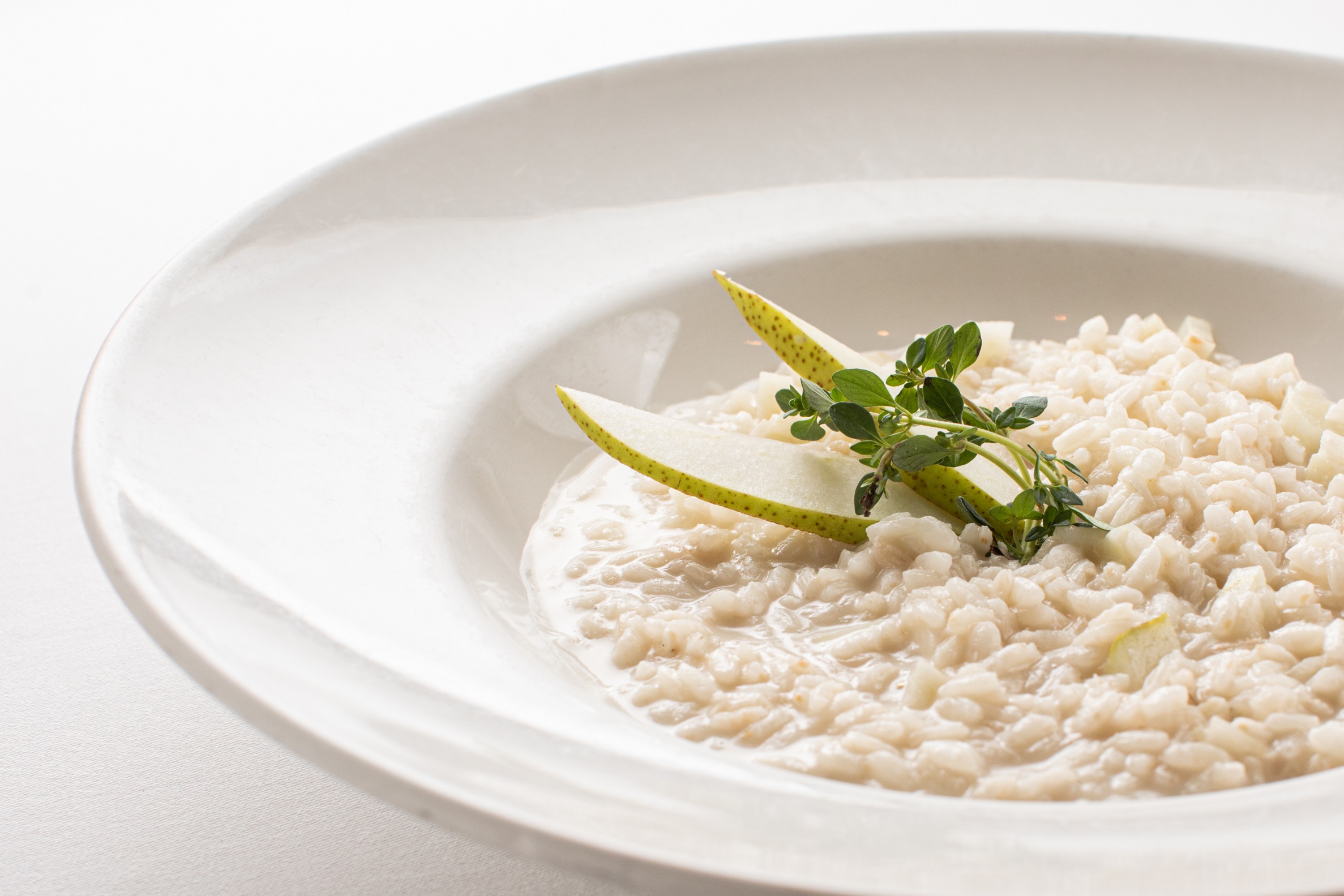 тарелка ризотто с креветками. рис с творожным сыром. сливочное ризотто италия. националь ризотто. ризотто с сыром и сливками.